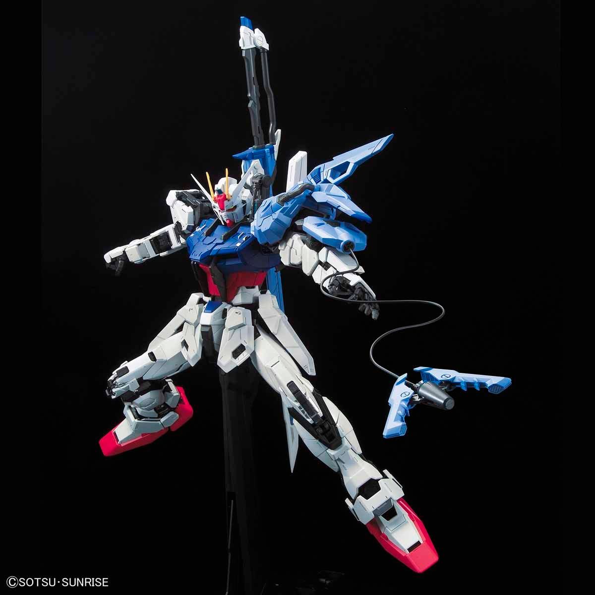 PERFECT GRADE 1/60 PERFECT STRIKE GUNDAM