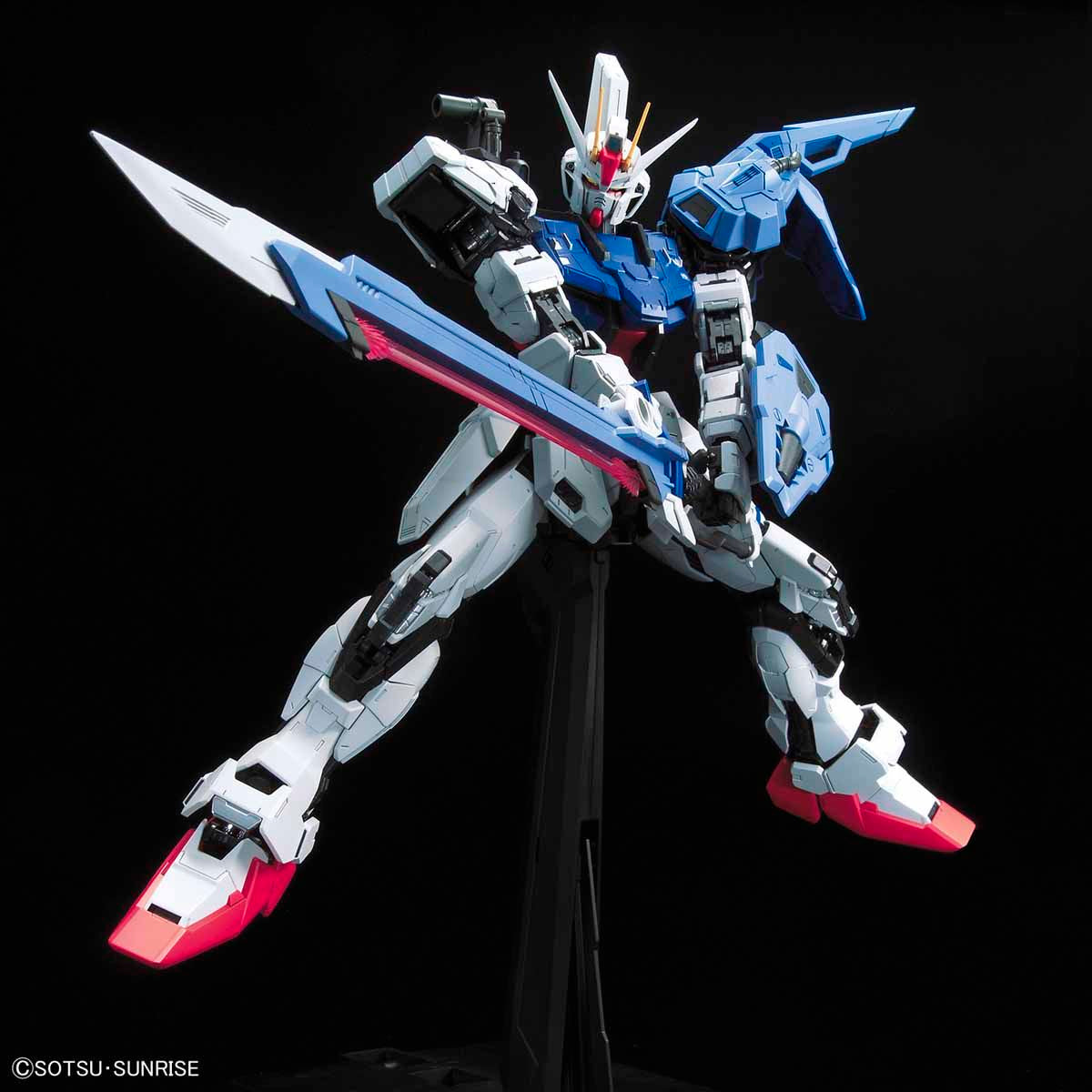 PERFECT GRADE 1/60 PERFECT STRIKE GUNDAM
