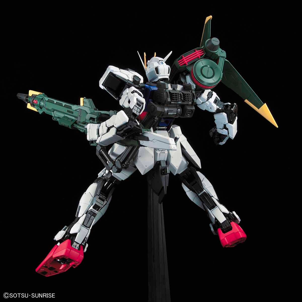 PERFECT GRADE 1/60 PERFECT STRIKE GUNDAM