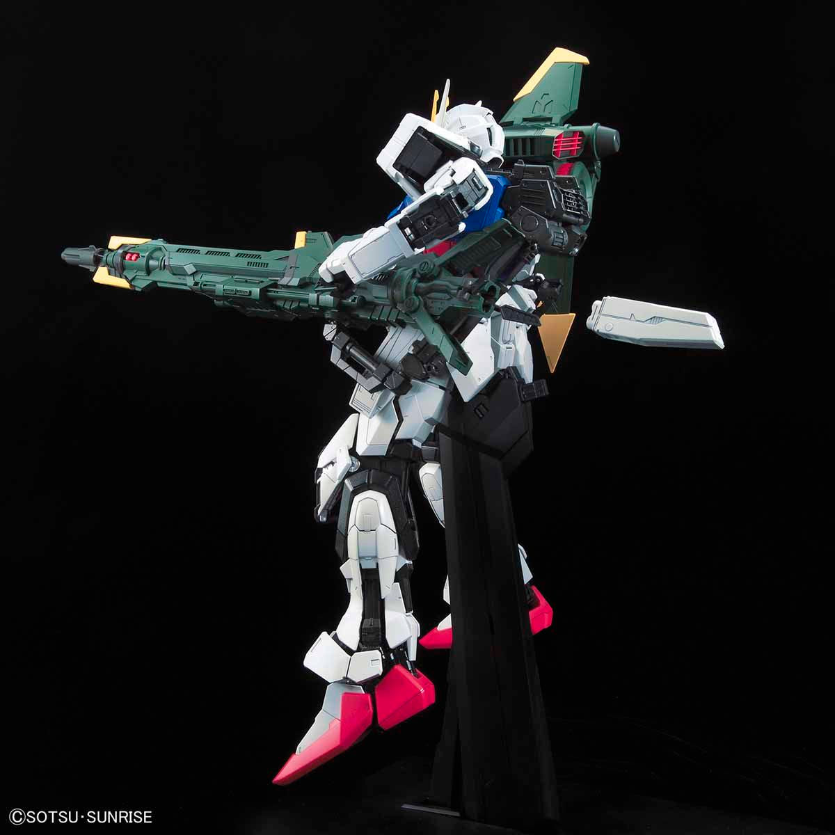 PERFECT GRADE 1/60 PERFECT STRIKE GUNDAM
